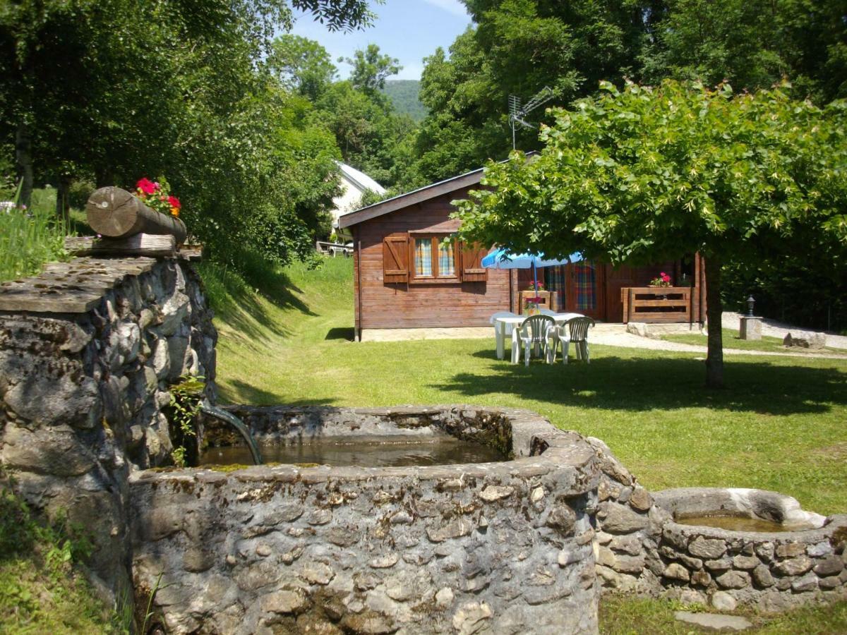 Les Chalets De Montorgueil Saurat Exterior photo