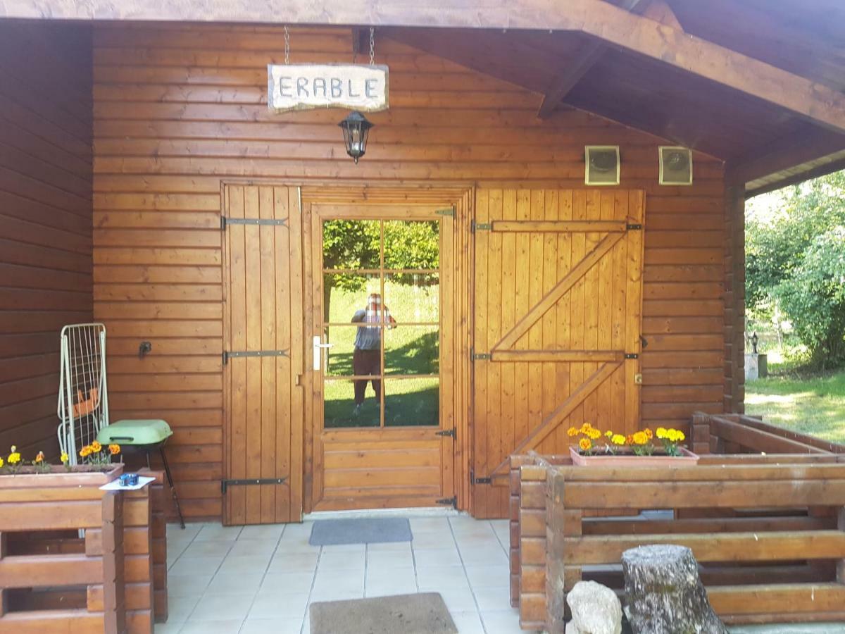 Les Chalets De Montorgueil Saurat Exterior photo