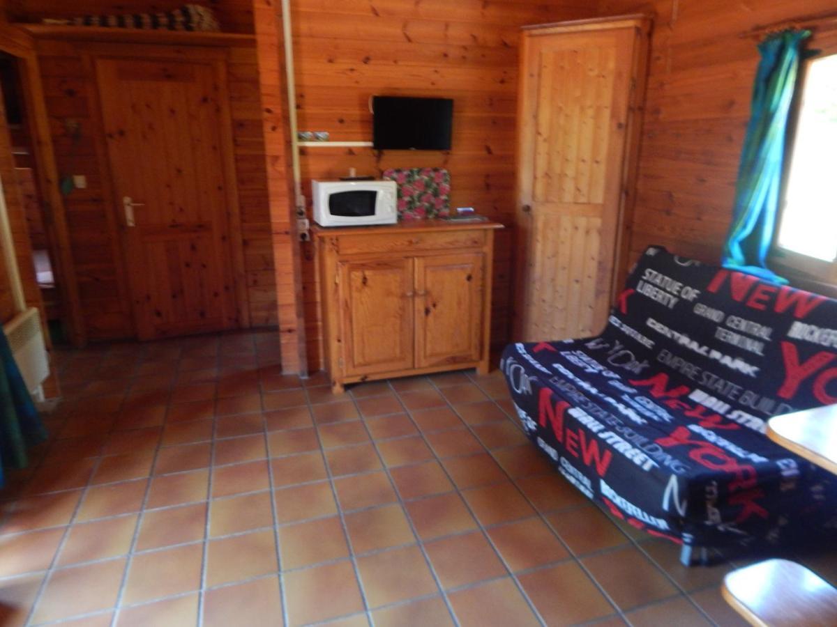 Les Chalets De Montorgueil Saurat Exterior photo